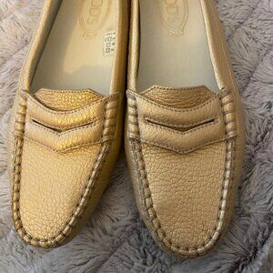 TOD’S Gommino leather loafers - Gold driving shoe, Size 9.5